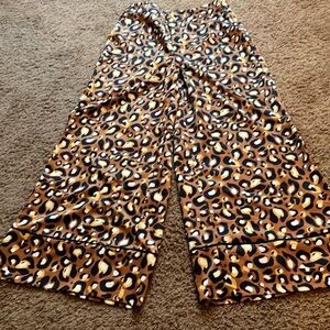 Express size 4 wide leg high rise pants.